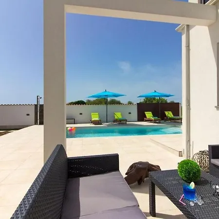 Nerina Comfortable Holiday